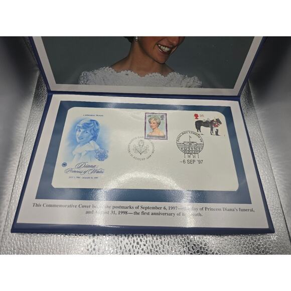 Princess Diana Royal Wedding Photo Book & Memorial Stamp Folio Collection - Picture 3 of 7